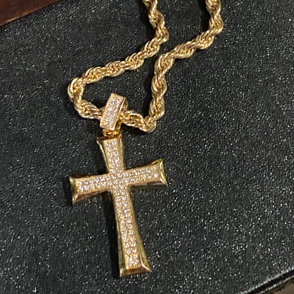 CROSS PAVE GOLD GP 24”ROPE CHAIN NEW GIFT BOXED !!